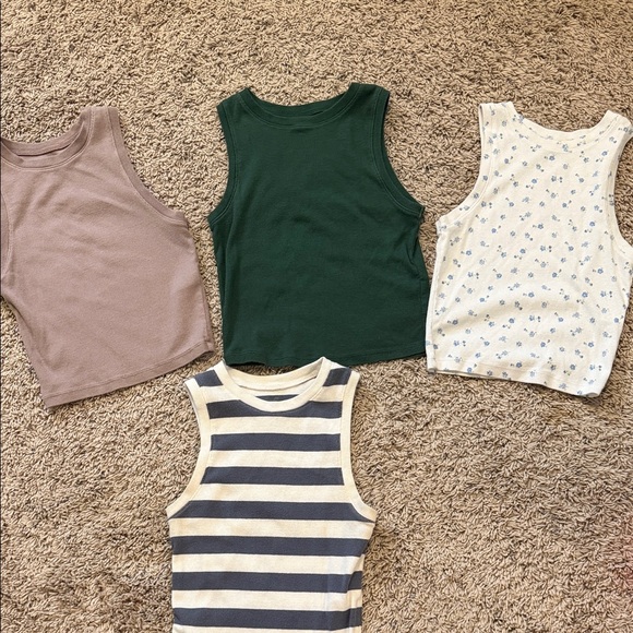 Hollister Tops - Women’s Hollister lot of 4 must have crop tank tops sz XS green blue purple